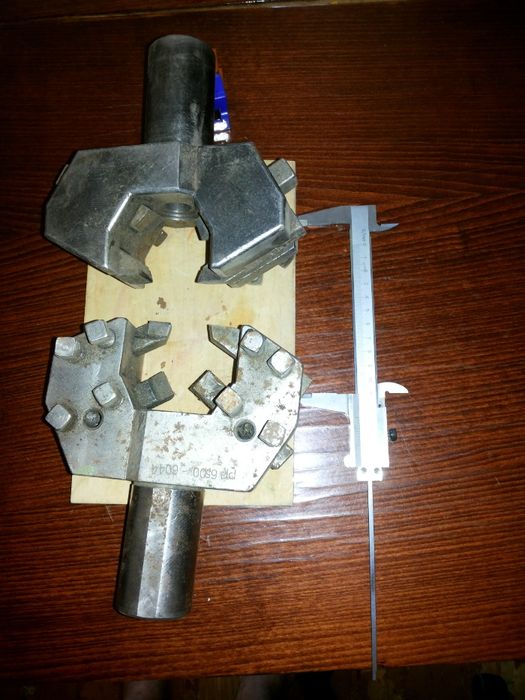 Продам резцедержатель револьверной головки  к станку  1Е365ВП (1Е365Б)