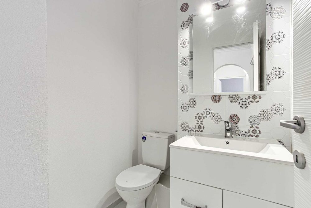 Inchiriez apartament 3 camere zona Piata Mihai Viteazul Arad