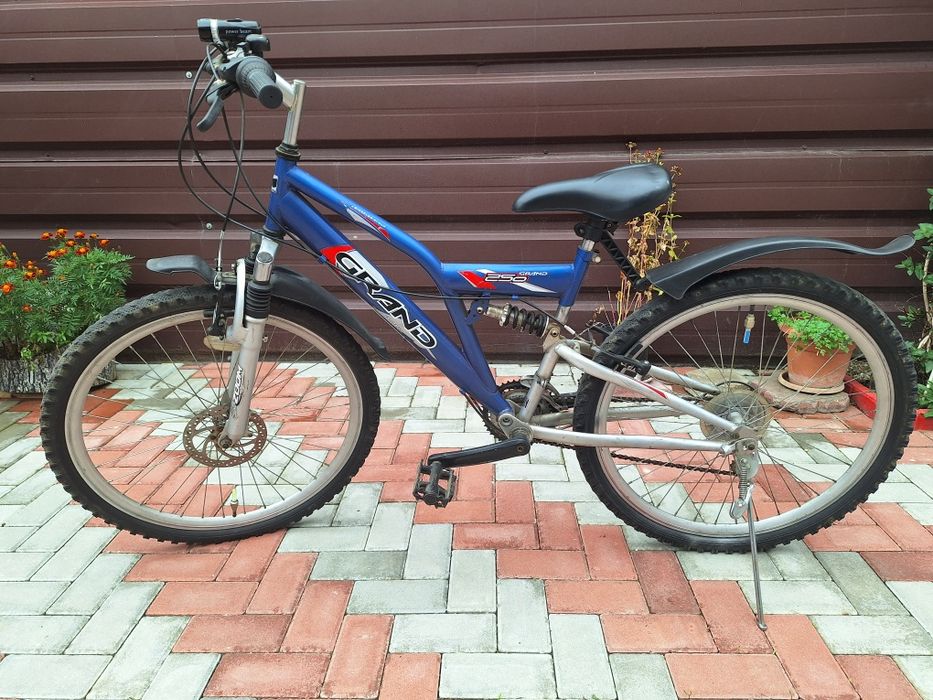 Biciclete Mountain Bike cu suspensii fata si spate