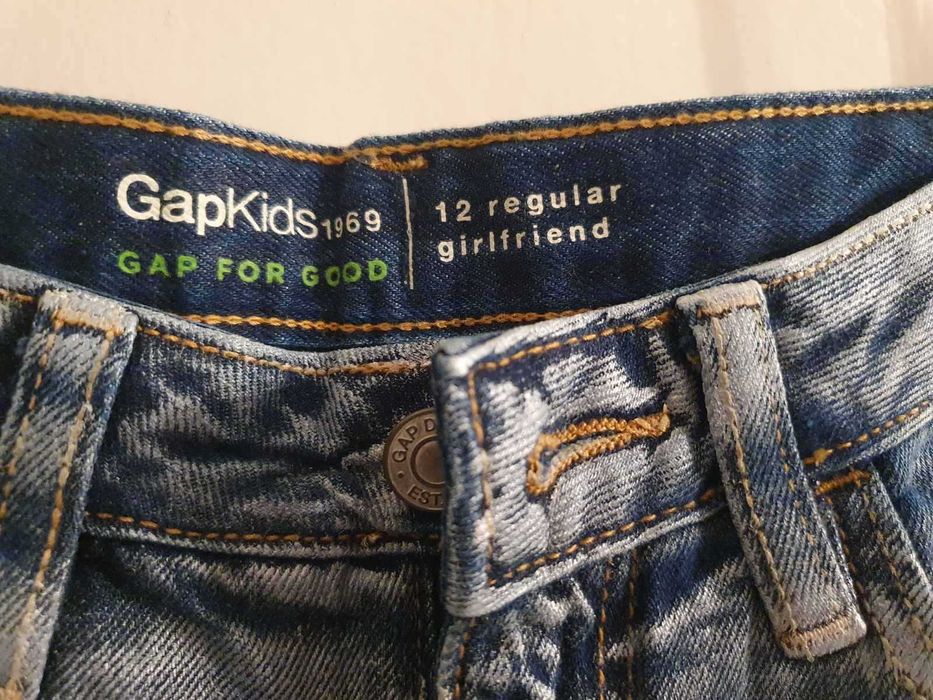 Нови дънки GAP с лъскав сребърен ефект 12 год