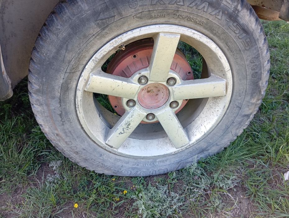 Продам колеса R16 нива