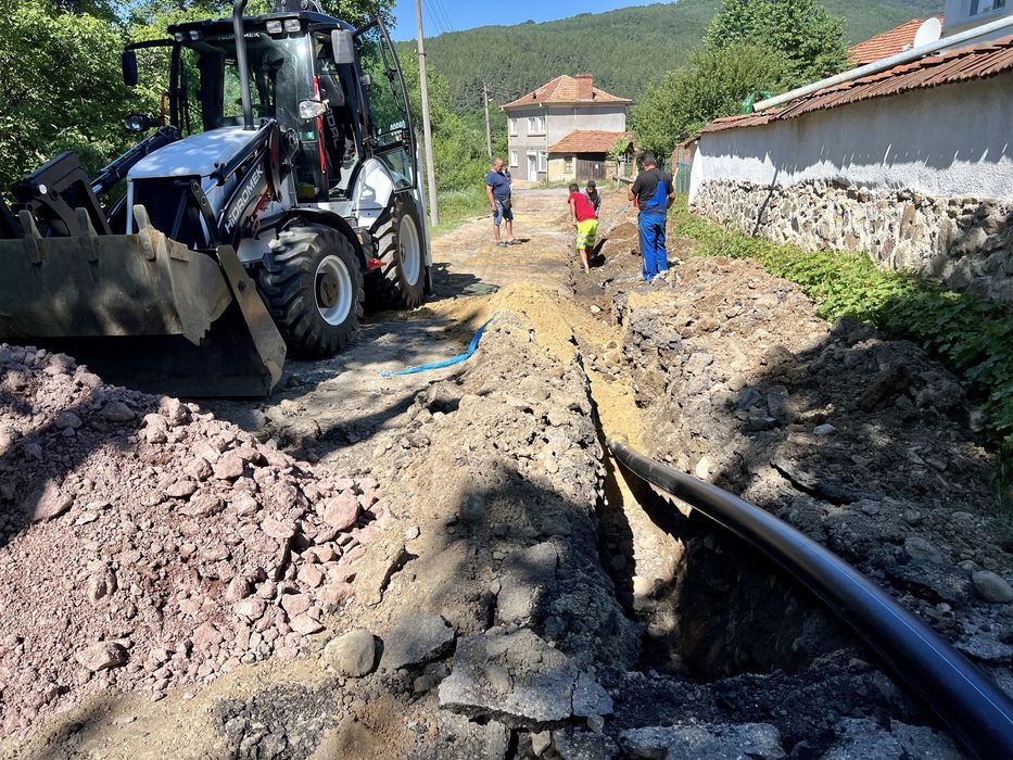 Услуги с комбиниран багер за София и района!