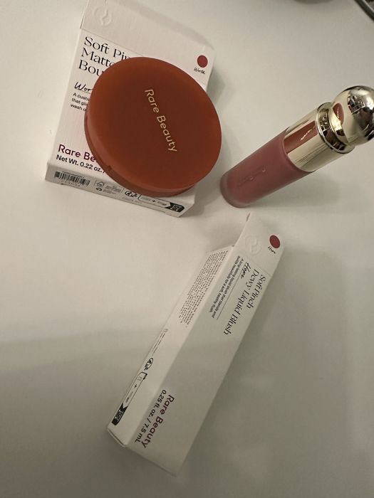 Fenty Beauty и Rare Beauty гримове