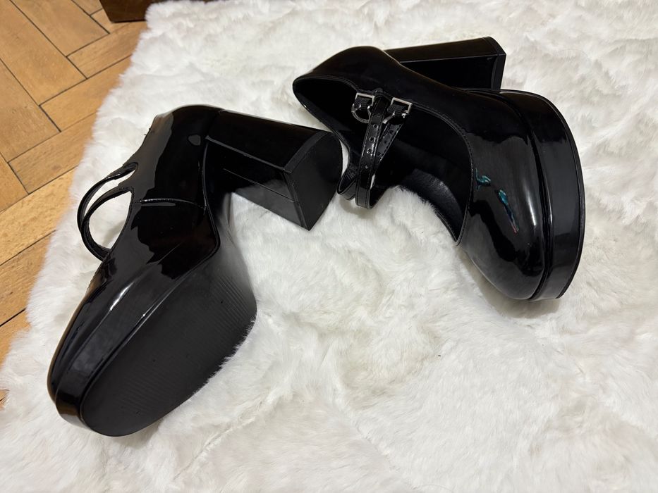 Дизайнерски дамски обувки