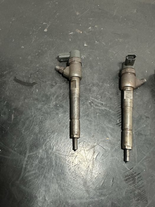 Injector injectoare Fiat punto 1.3 diesel doblo 1.3 diesel 0445110183