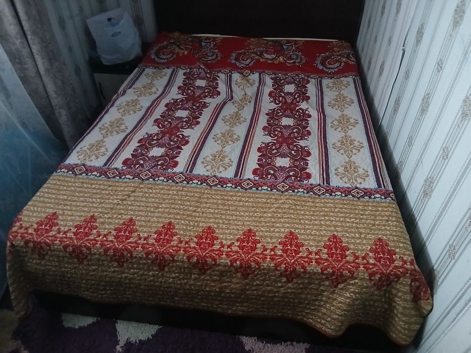 Продам спальный кровать в отличном состоянии  матрас есть