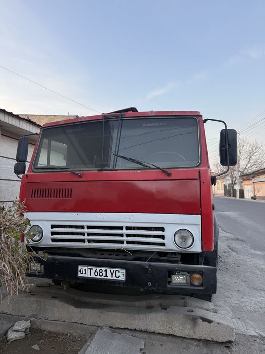Kamaz tigach 1989 yil xolati yaxshi 3-4 oysan beri turbti yurb rurgan