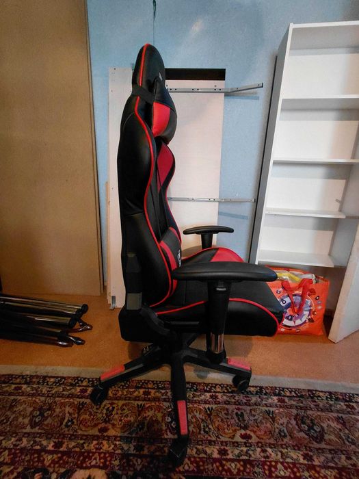 Scaun gaming tip recaro