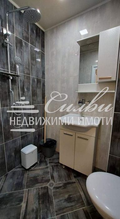 Продава се Двустаен апартамент в Шумен, Тракия - 60 кв.м за 808 €/кв.м - Снимка #2