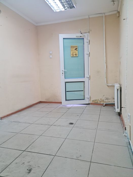 Сдам коммерческое помещение в центре.
