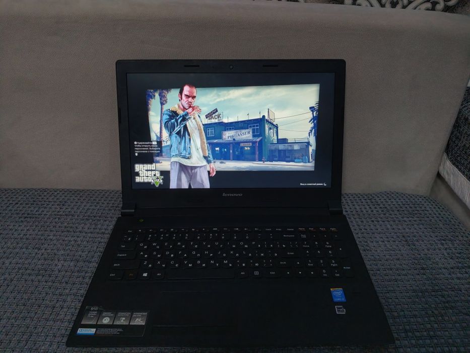 Ноутбук Lenovo 
в комплекте