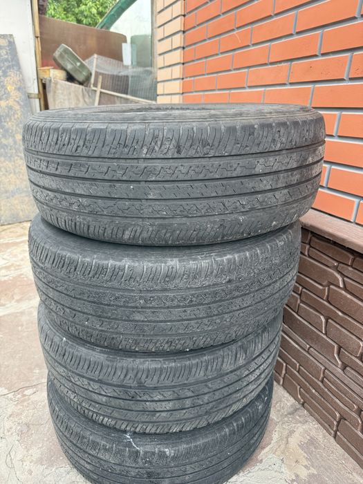 Продам резину на Камри