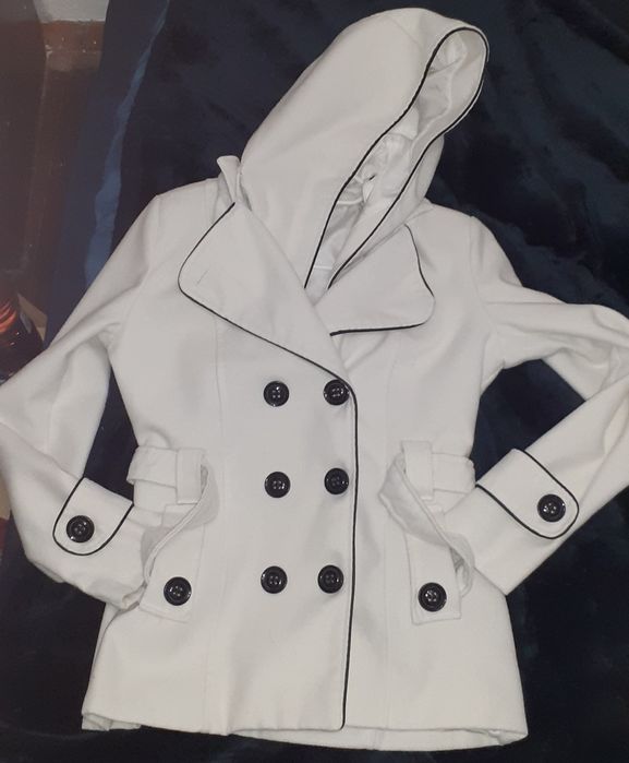 Късо дамско палто