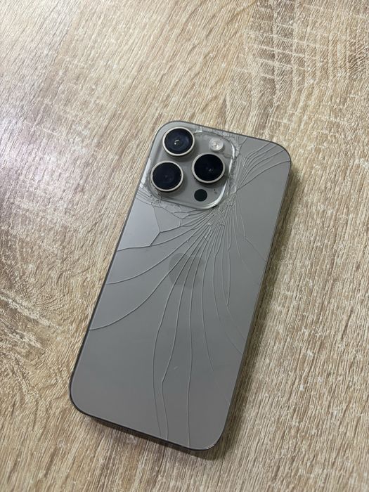 Продам Iphone 15 pro
