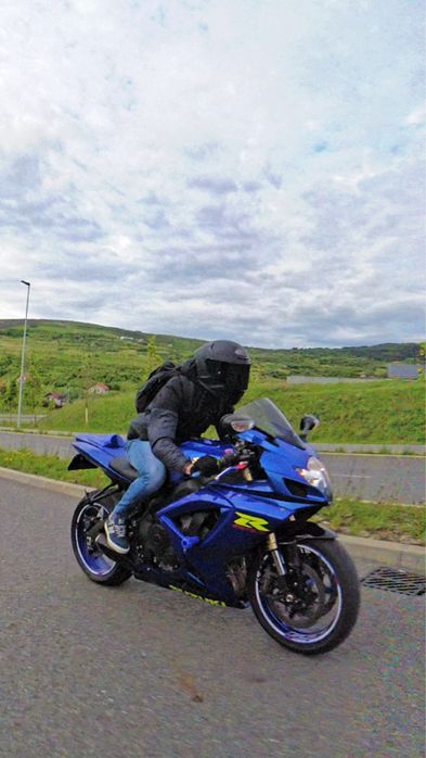 Vând Suzuki GSX-R 600 (K6 / K7)