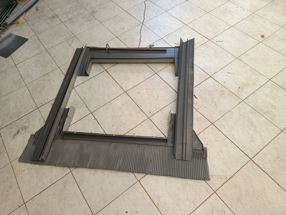 Geam fereastra mansarda acoperiș VELUX