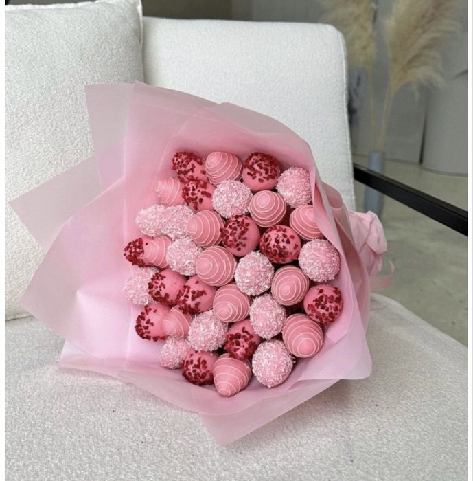 Клубника в шоколаде подарок букет