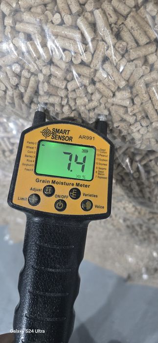 Peleți Premium din Brad – Putere Calorică Maximă, Reziduri Zero
