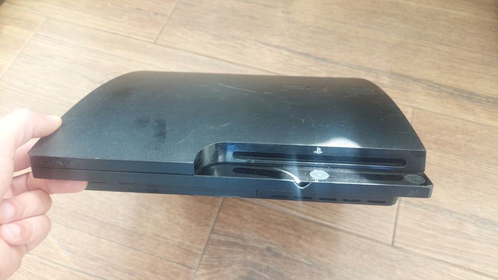 Playstation 3 defect  ,  consola playstation 3 defecta  pentru piese , reparații  sau dezmembrat