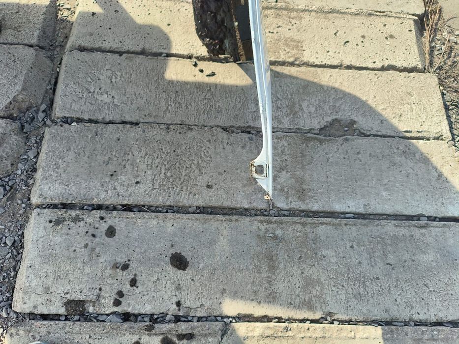 Бампер crown 200, grs204, gws204