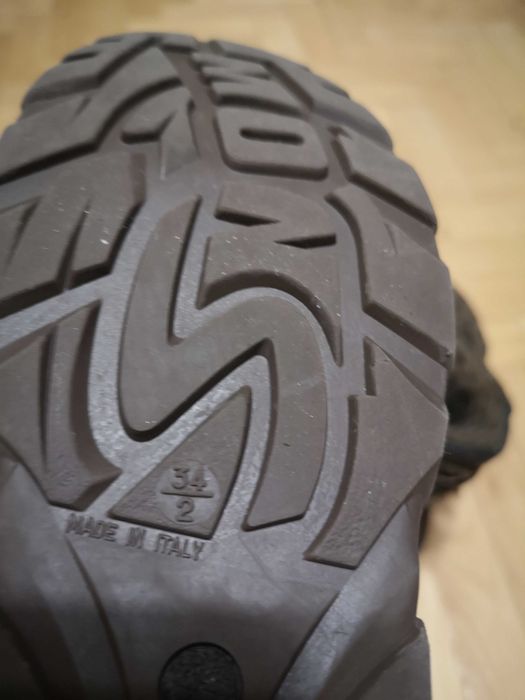 Зимни ботуши - тип апрески 34 номер