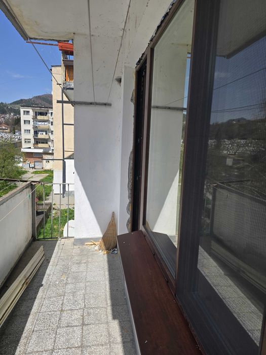 Продава се Четиристаен апартамент в Смолян, Устово - 80 кв.м за 1084 €/кв.м - Снимка #17