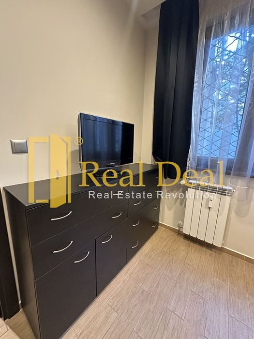 Дава се под наем Тристаен апартамент в София, Център - 90 кв.м за 1250 € - Снимка #11