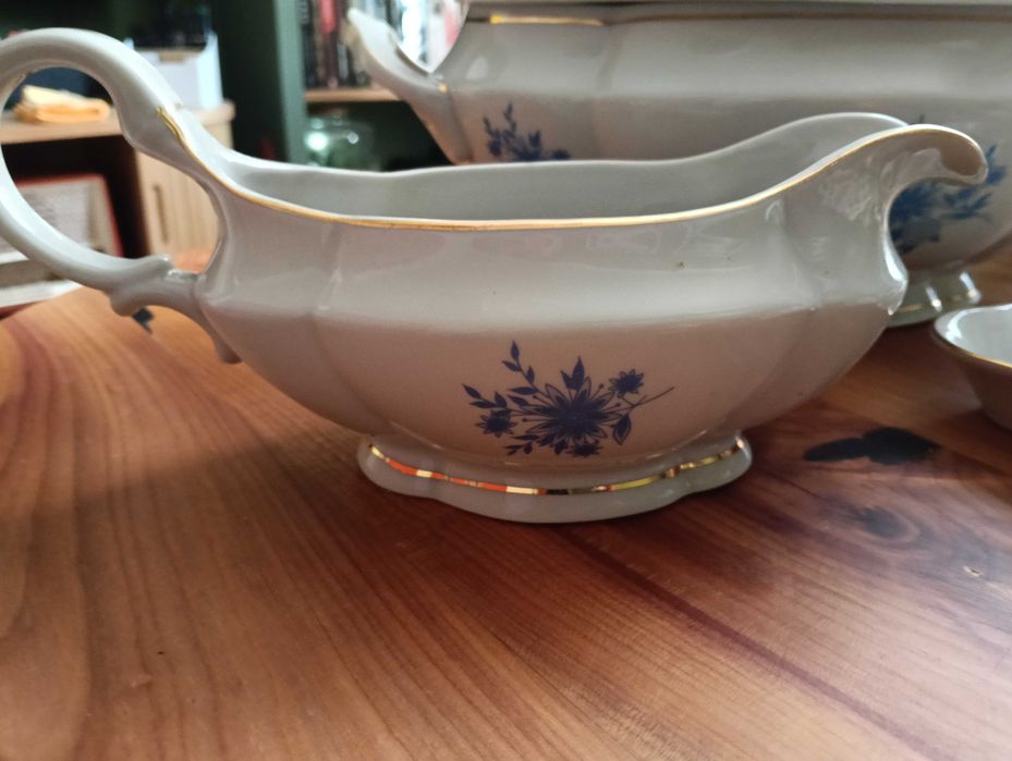 Български стар порцелан на "Китка" със златен кант