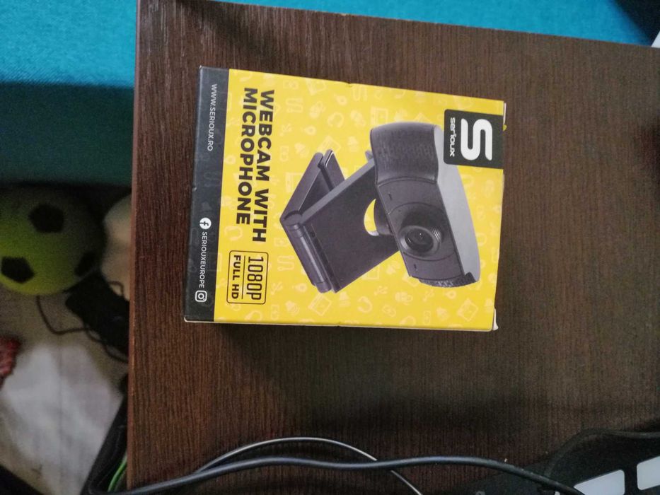 Vând camera Web marca Serioux, 2 boxe marca Basic