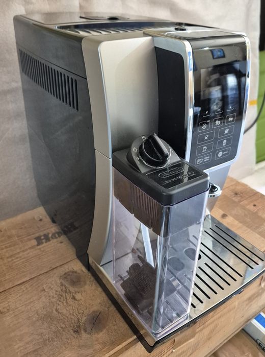 Кафемашина "Delonghi Dinamica "