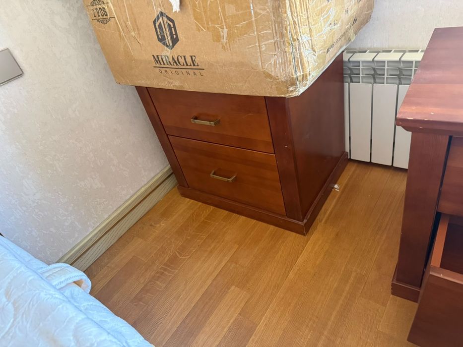 Продаем Кровать и тумбу