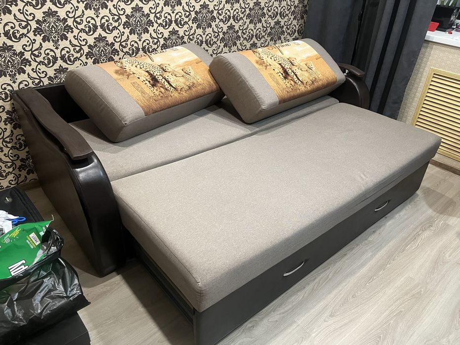 Продам диван Россия