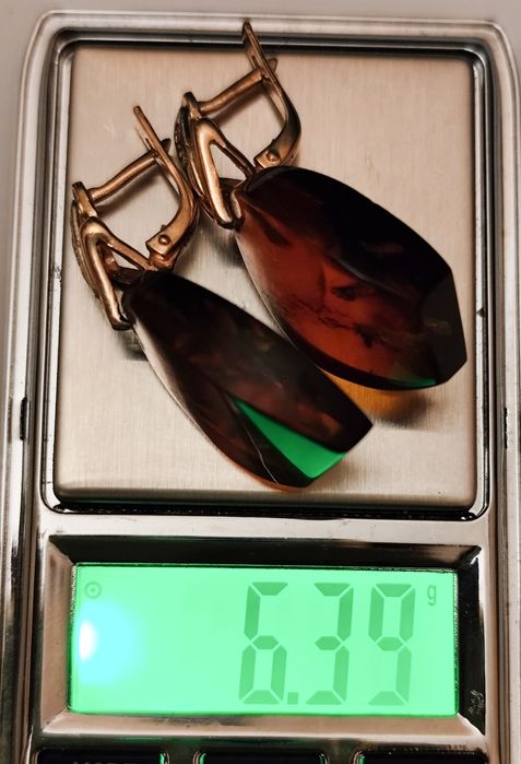 Золотые серьги с янтарем