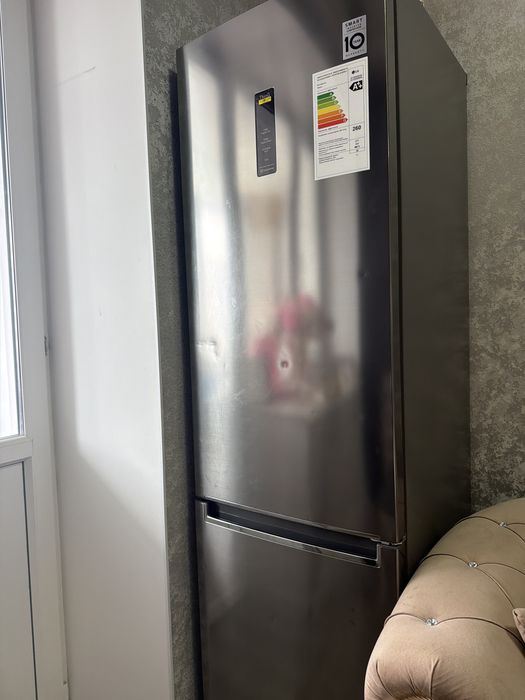 Холодильник LG, 2022