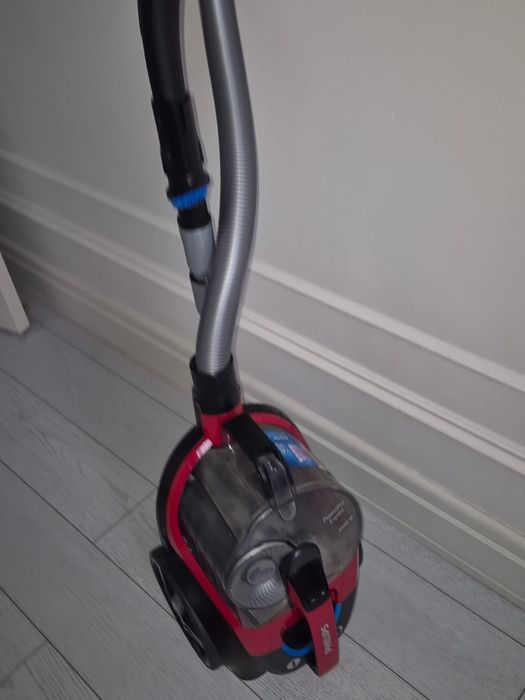 Продам пылесос в отличном рабочем состоянии