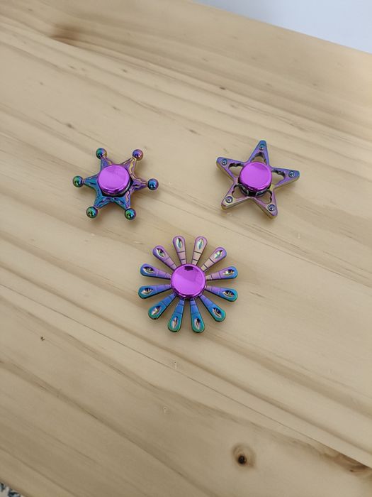 Fidget spinner curcubeu