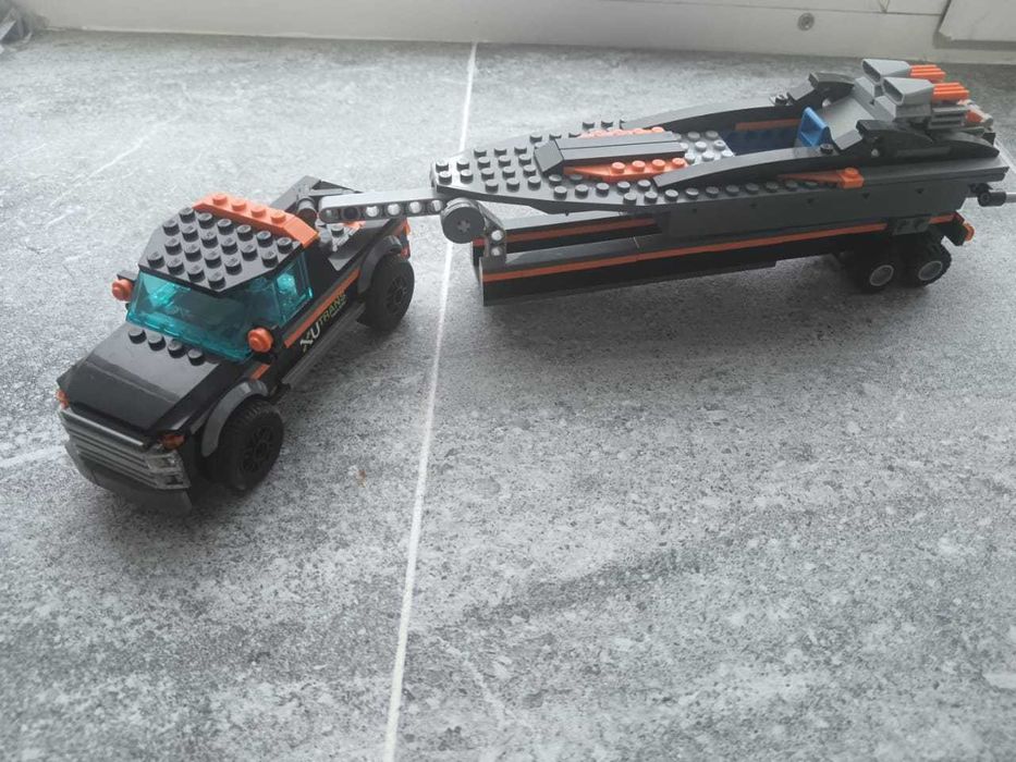 продаю конструктор LEGO автомобили ОРИГИНАЛ