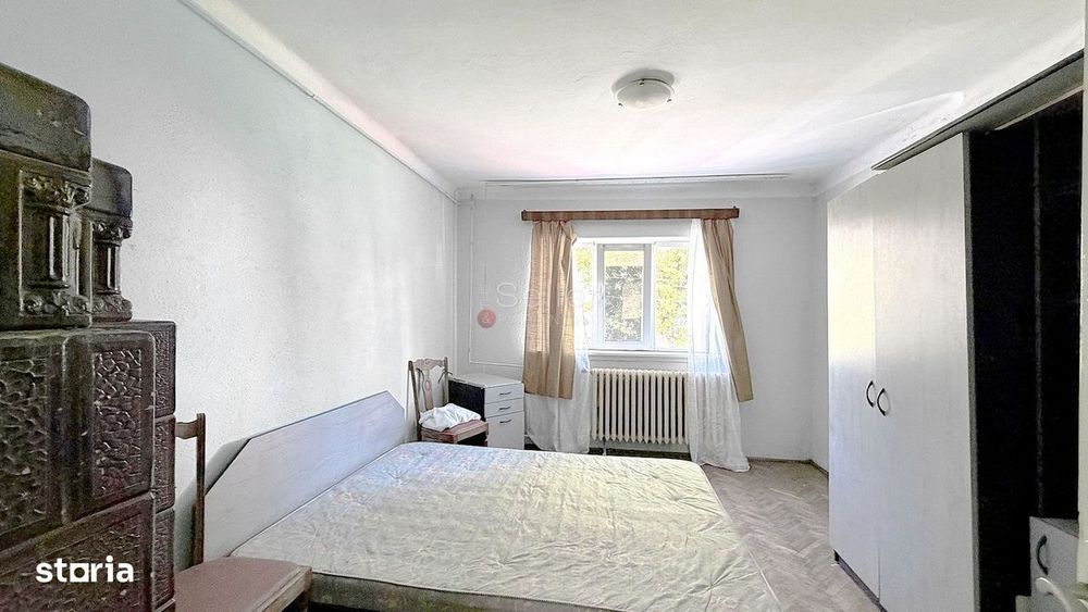 Ansamblu Doua Case Zona Linistita
