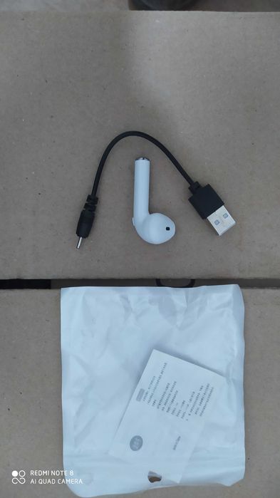 продам блютуз наушник