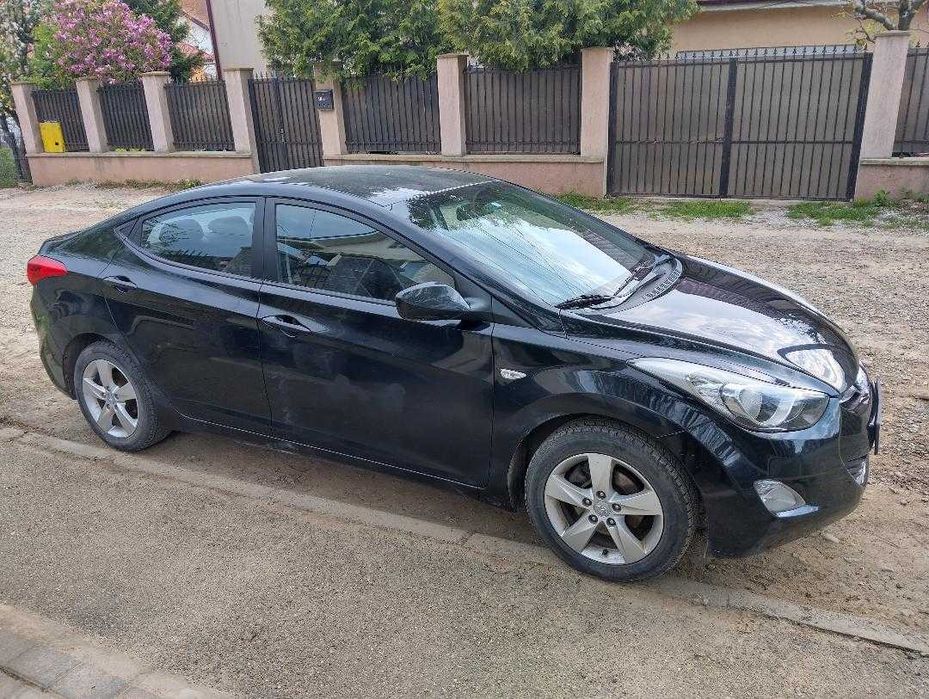 Autoturism Hyundai Elantra Highway+  2012. Gata de drum.