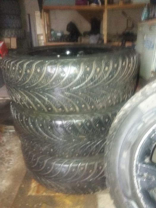 Продам зимнюю резину с дисками