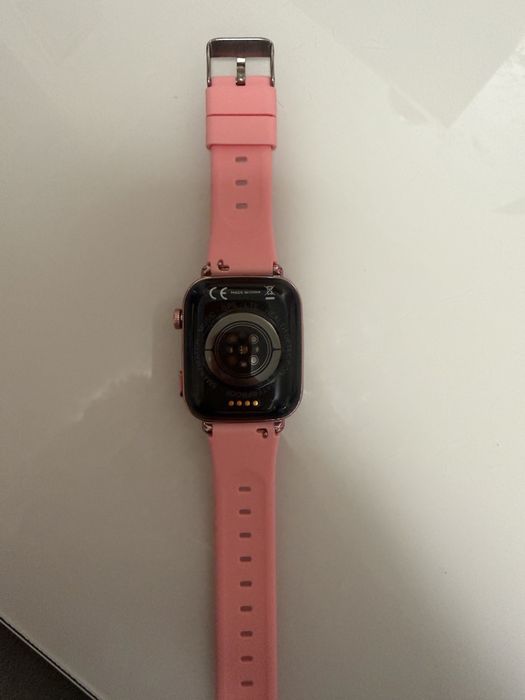 Smartwatch roz cu sim