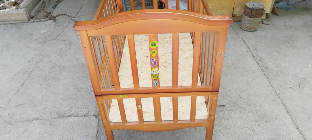 Кроватка детская без матраса