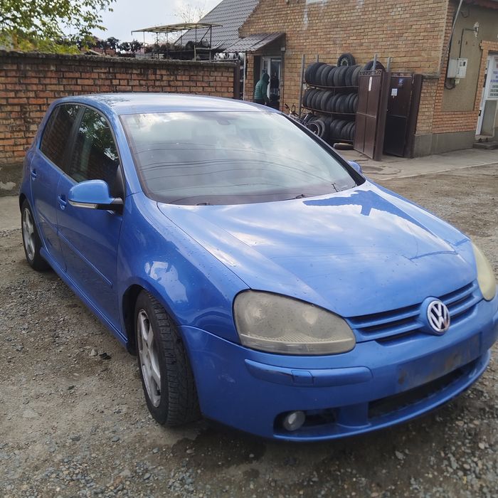 Aripa stanga/dreapta Vw Golf 5 an 2003-2008