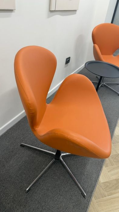 Кресло гостевое оранжевое