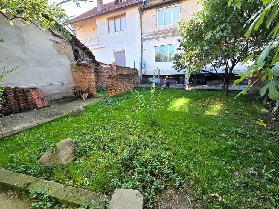 Продава се Етаж от къща в Кюстендил, Център - 84 кв.м за 858 €/кв.м - Снимка #5