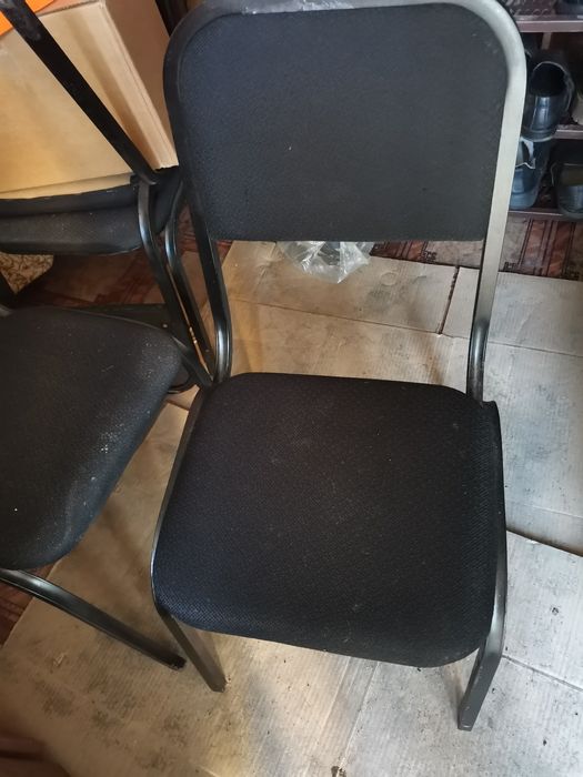 Продам чёрные в комплекте стулья