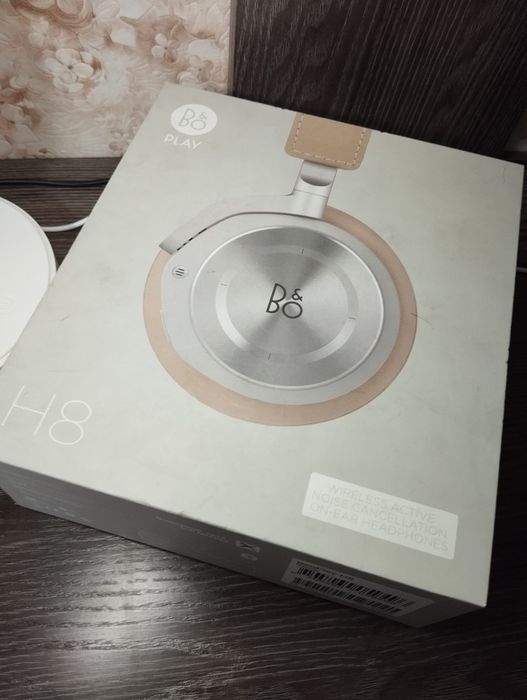 Bang & Olufsen BeoPlay H8 Natural