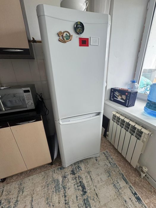 Продам холодильник