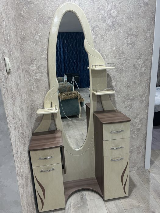 Продам диван-кровать и туалетный столик или обменяю